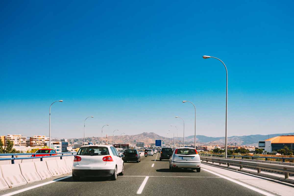 Veicoli che procedono in autostrada